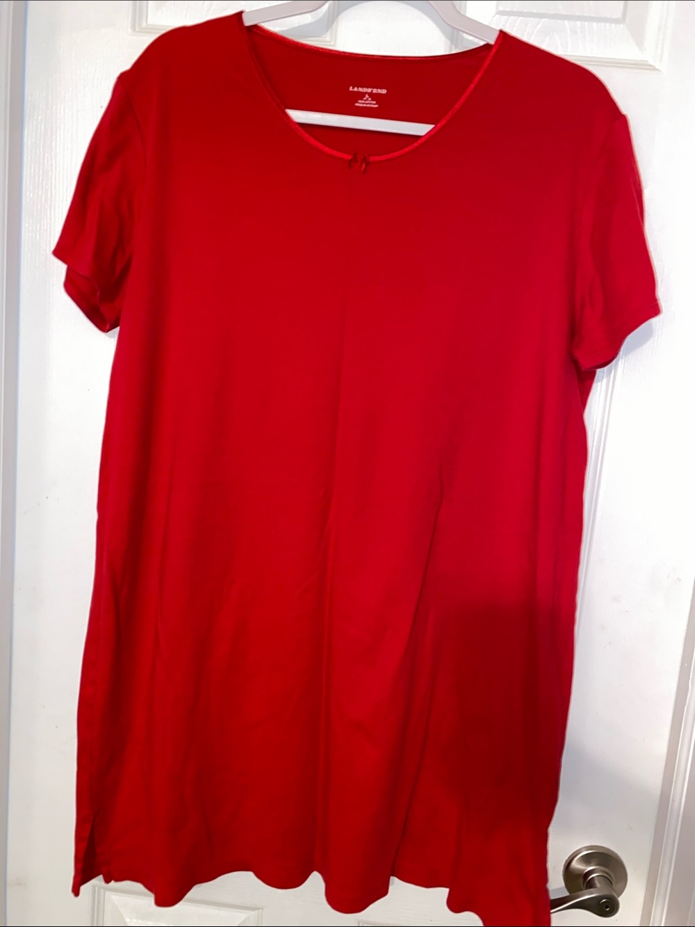 🚨Priced for Quick Sale 🚨 Lands' End Women's Bright Red Short-Sleeve night gown.